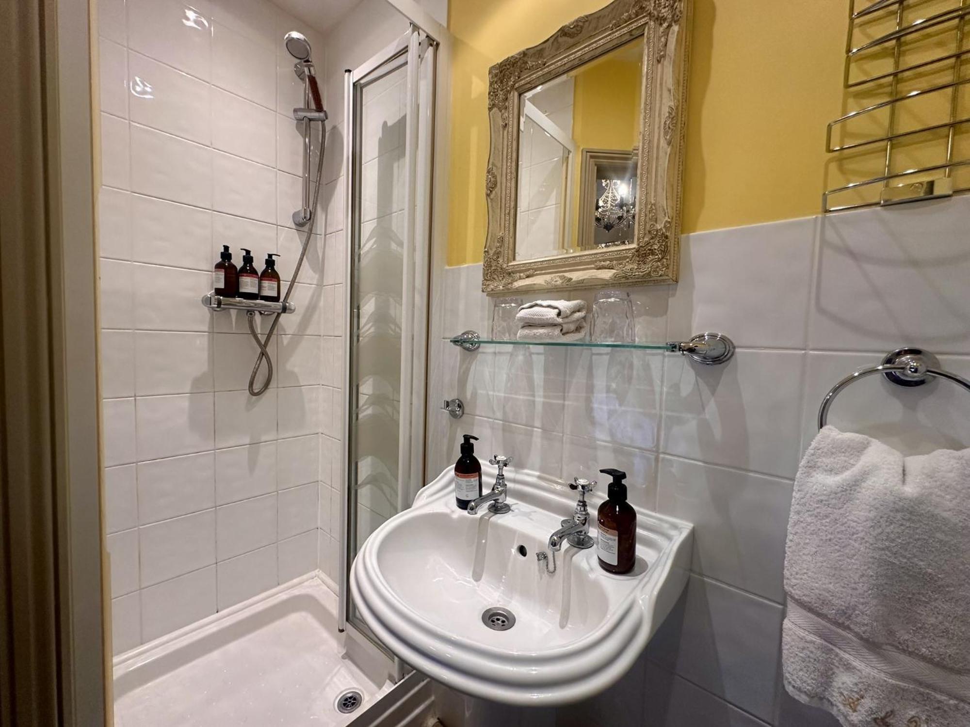 Albert & Victoria Guest House ايستبورن الغرفة الصورة